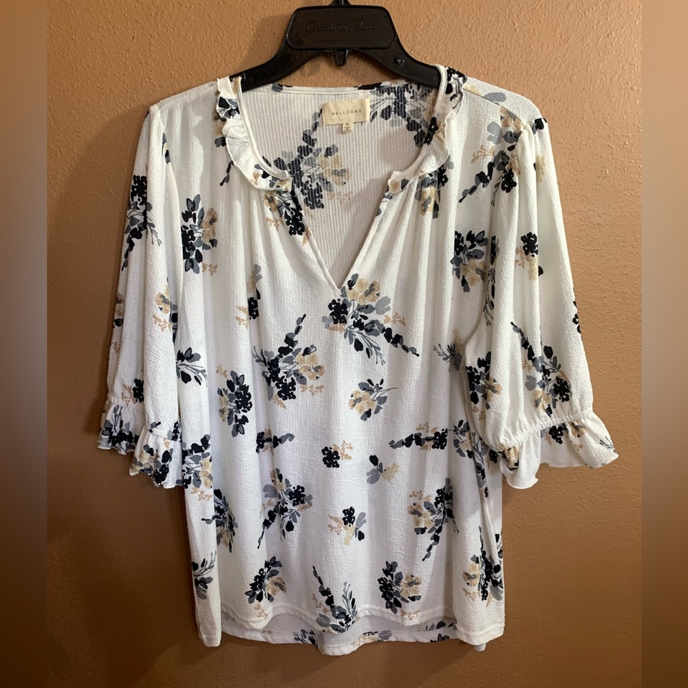 🏷️Limited Sale🏷️ Melloday White Black Gray & Beige Floral Blouse XL